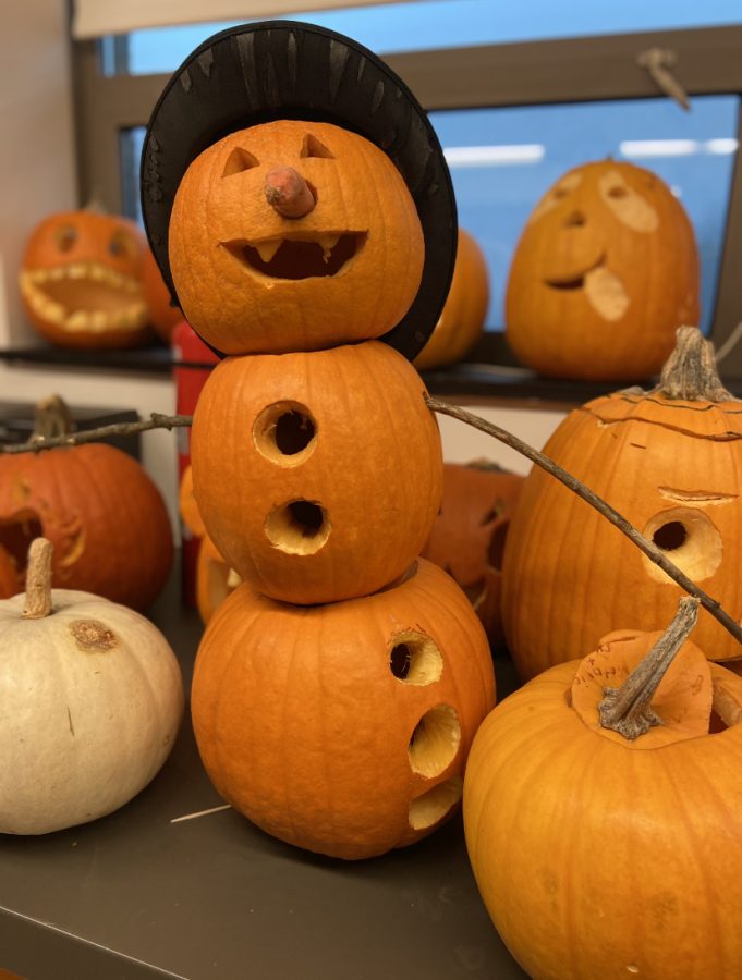 Mr. Figs basic living class displays a unique pumpkin creation. 