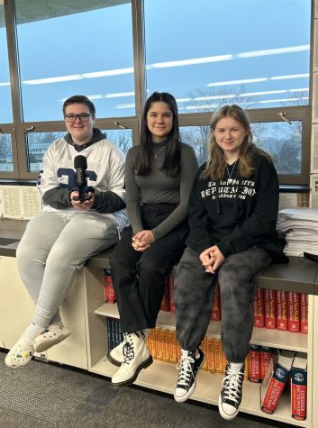 The three official hosts of Off the Record from left to right: Alycia Knorr (Senior), Maura Jenceleski (Senior), and Hannah Fink (Sophomore). 