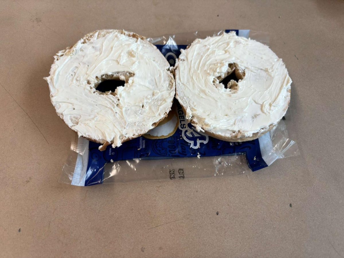 Breakfast review at GNA: bagel with cream cheese