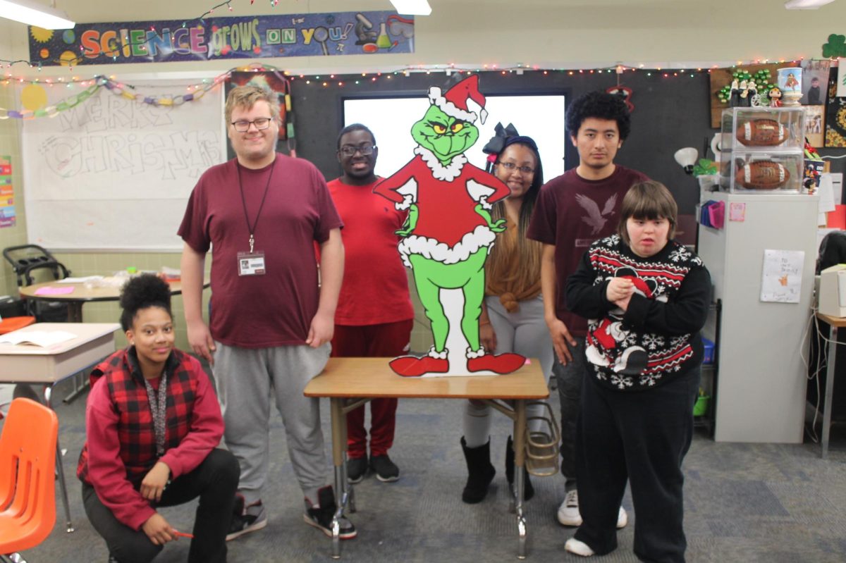 Holiday Spirit Week— Grouchy Grinch Monday